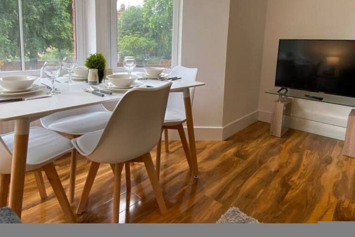 Apartment for 4 people, with garden, child-friendly in Bedford