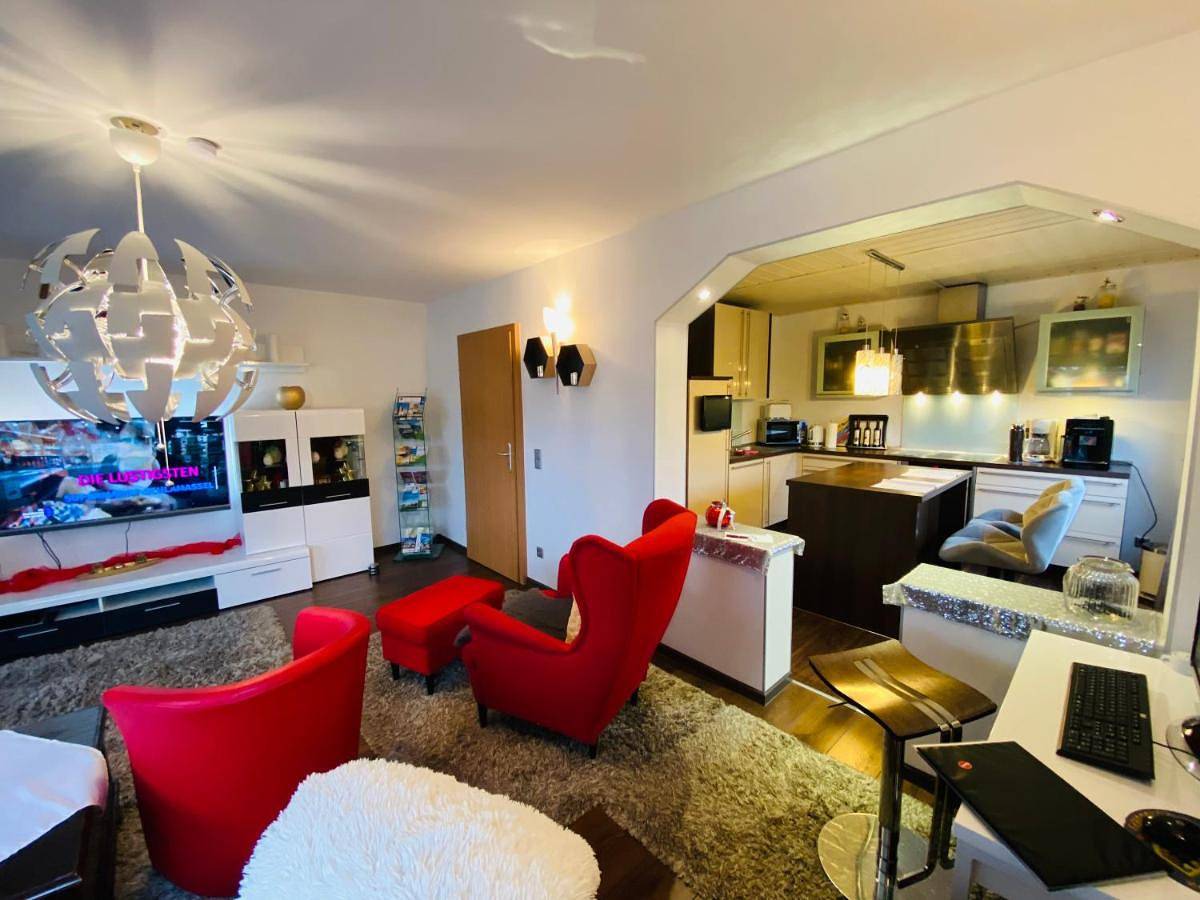 Ganze Wohnung, Ferienhaus zur Waldauer Höhe mit 3 Sz, 120qm & 40qm Balkon in Nahetal-Waldau, Hildburghausen und Umgebung