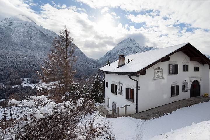 Appartement de vacances entier, Ferienwohnung Chasa Diala - Chasa Diala, Sirena, 3 Zi, 2 - 4 Personen in Scuol, Lower Engadine