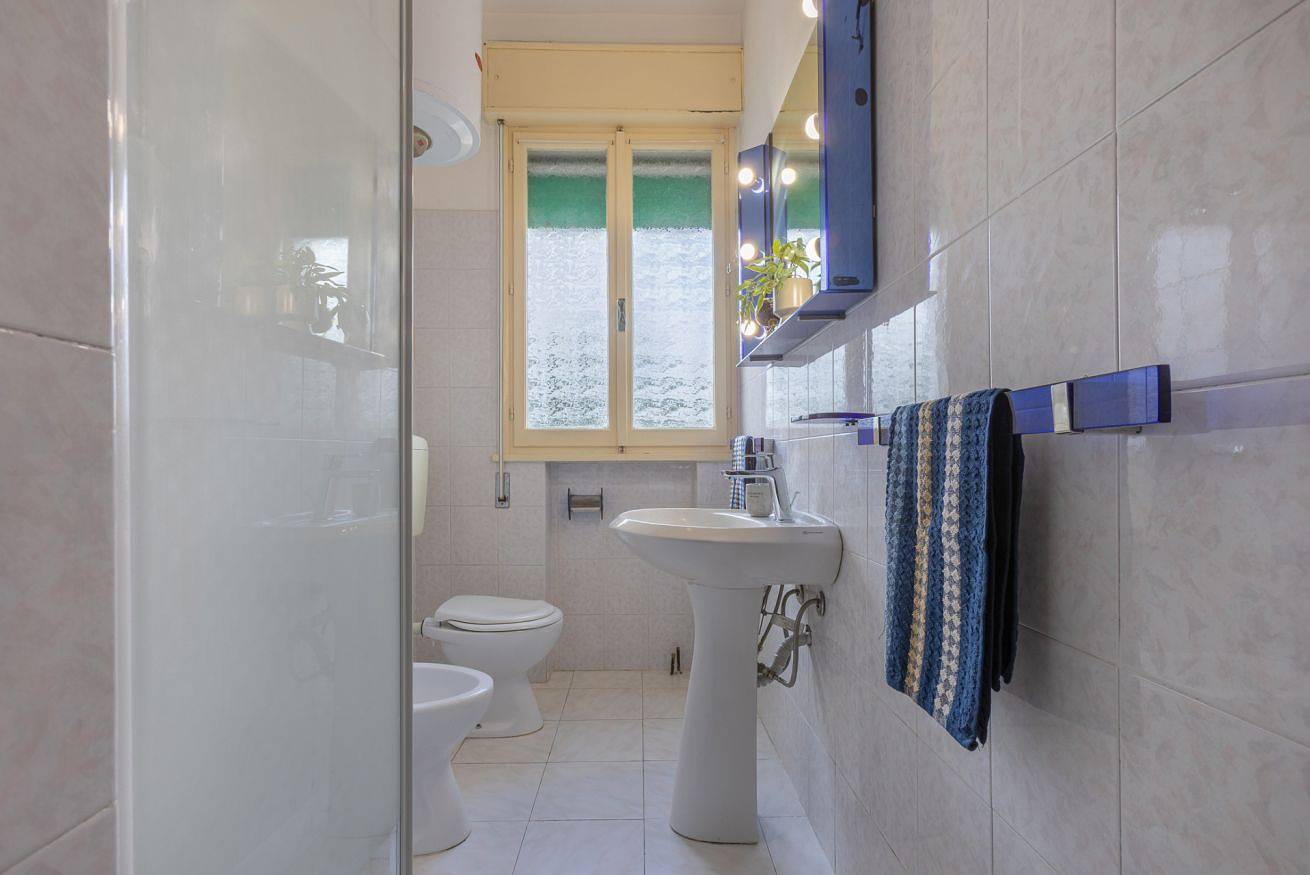 Entire apartment, Guesthost - Lido Beach Escape with Balcony x5! in Lido di Pomposa, Ferrara Province