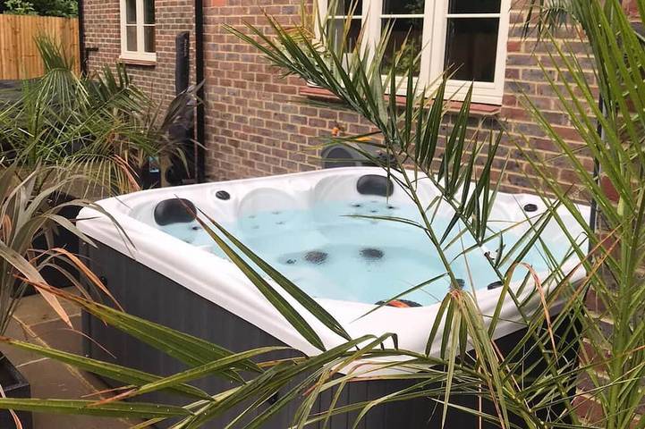 Ferienhaus für 10 Personen, mit Whirlpool und Garten - 1