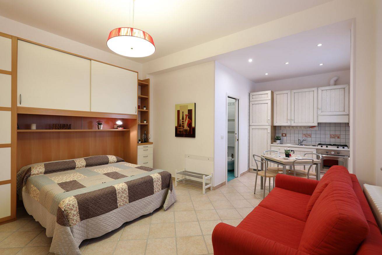 Entire apartment, Flat near the Historic Centre with Private Parking in Taormina, Messina Province