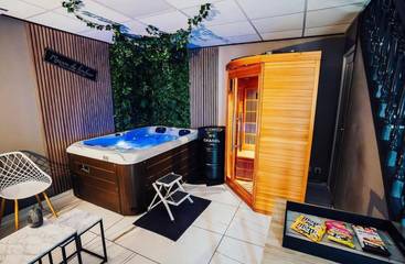 Gîte pour 2 personnes, avec jardin et terrasse ainsi que jacuzzi et sauna à Denain