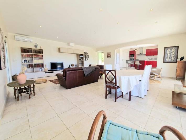 Location de vacances pour 6 personnes, avec jardin et terrasse ainsi que piscine et vue à Les Arcs (Var) - 4