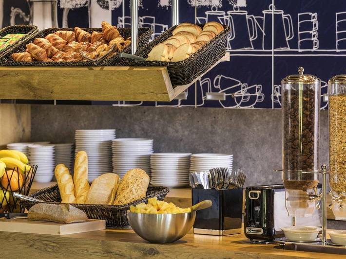 Hôtel pour 3 personnes, avec terrasse, animaux acceptés à Montigny-le-Bretonneux - 2