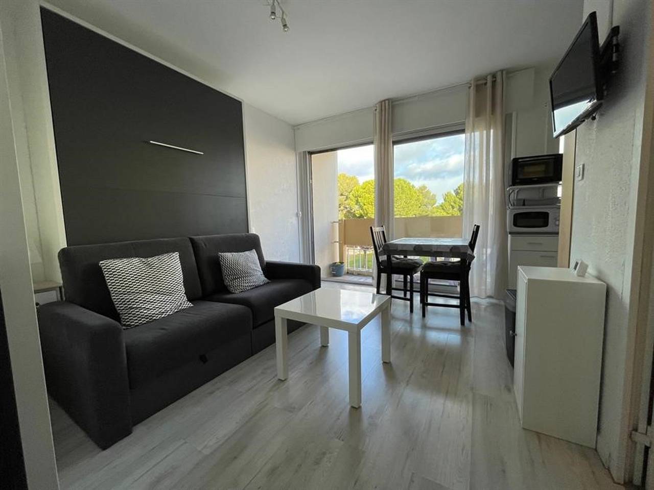 Ganzes Studio, Studio in Balaruc-les-Bains, nah an Thermen, mit Klimaanlage und WLAN in Balaruc-les-Bains, Mittelmeerküste (Frankreich)