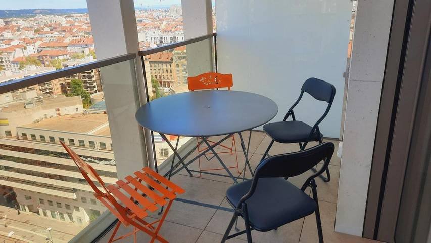 Appartement de vacances pour 4 personnes, avec vue et jardin