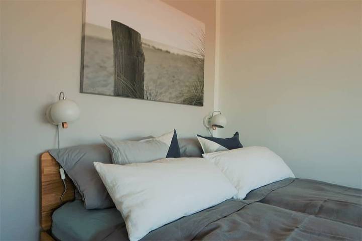 Appartement entier, Appartement récemment rénové, vue sur le lac, directement sur la plage sud, WLAN et chaise de plage inclus in Est de Fehmarn, Fehmarn