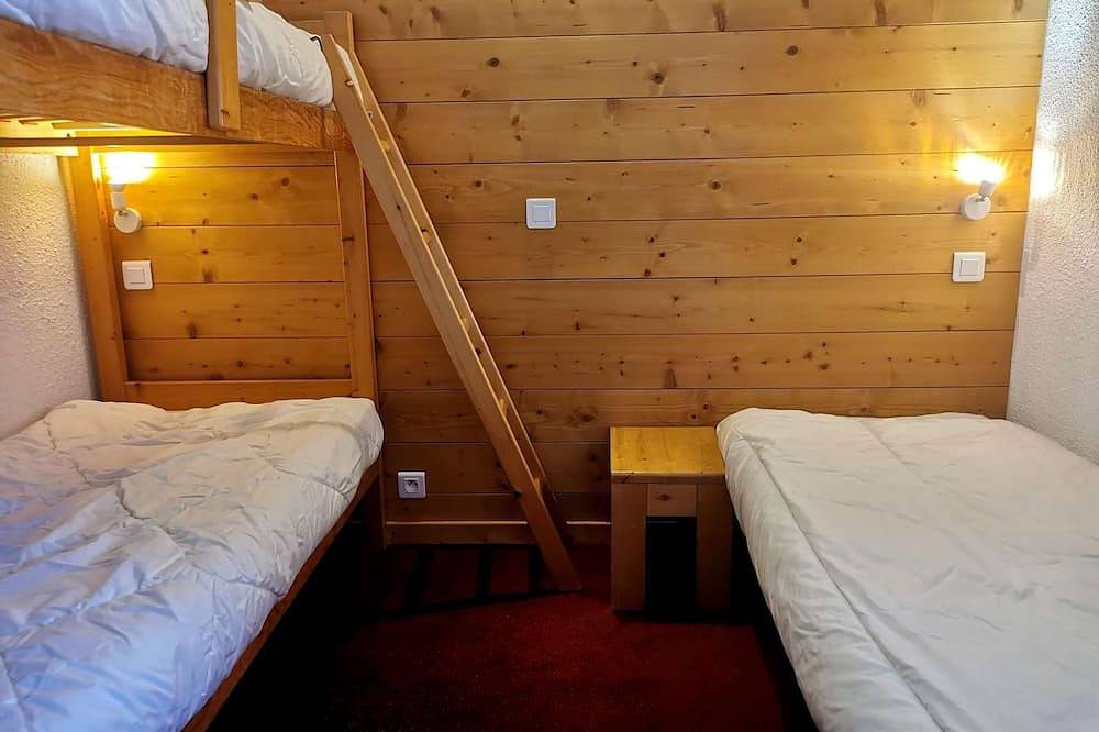 Ganze Wohnung, Le Bourg-Morel 36/4 - Duplex in the main street in Valmorel, Les Avanchers-Valmorel