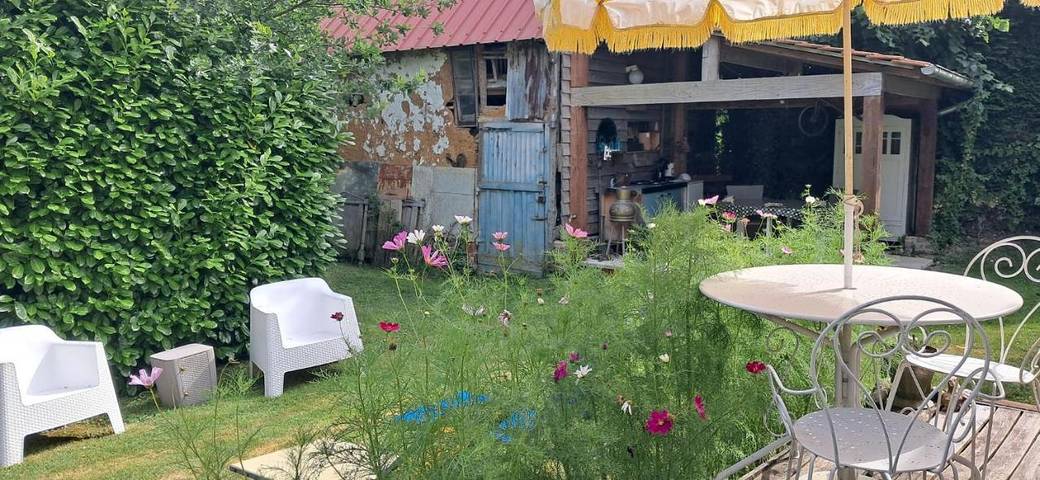 Chambre d’hôte pour 2 personnes, avec Terrasse ainsi que Jardin et Vue