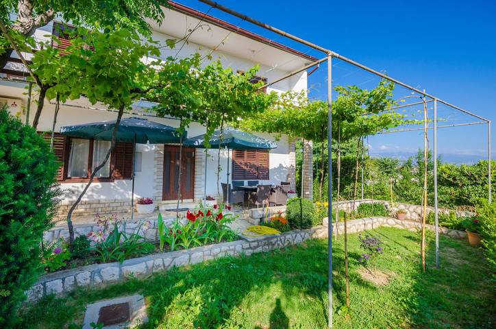 Apartament wakacyjny dla 3 osób w Rab (wyspa)