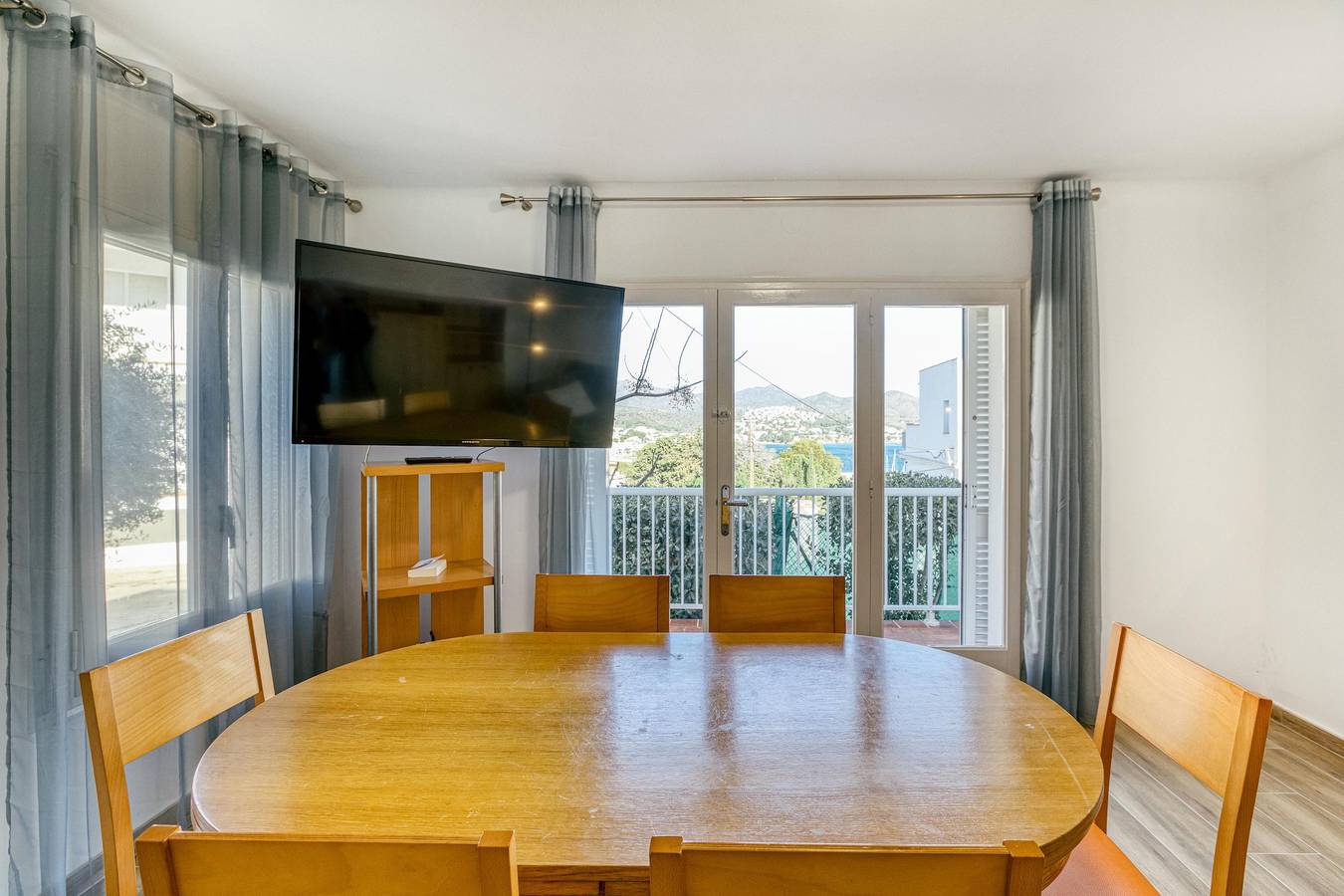 Hel lejlighed, Ferielejlighed for 6 personer med balkon in Llanca, Upper Empordà