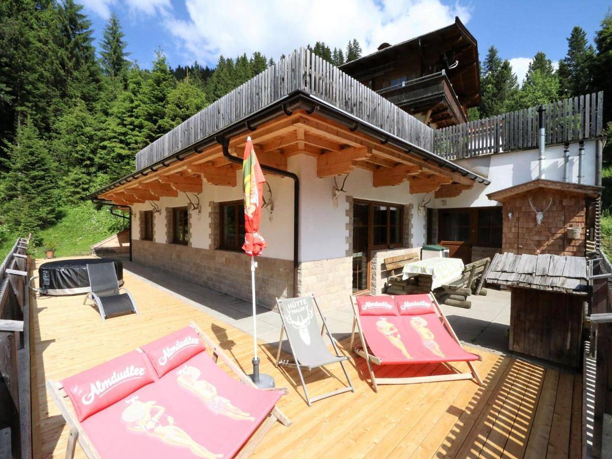 Chalet Hochfügen by Ski Slope in Tuxer Alpen, Hochfügen
