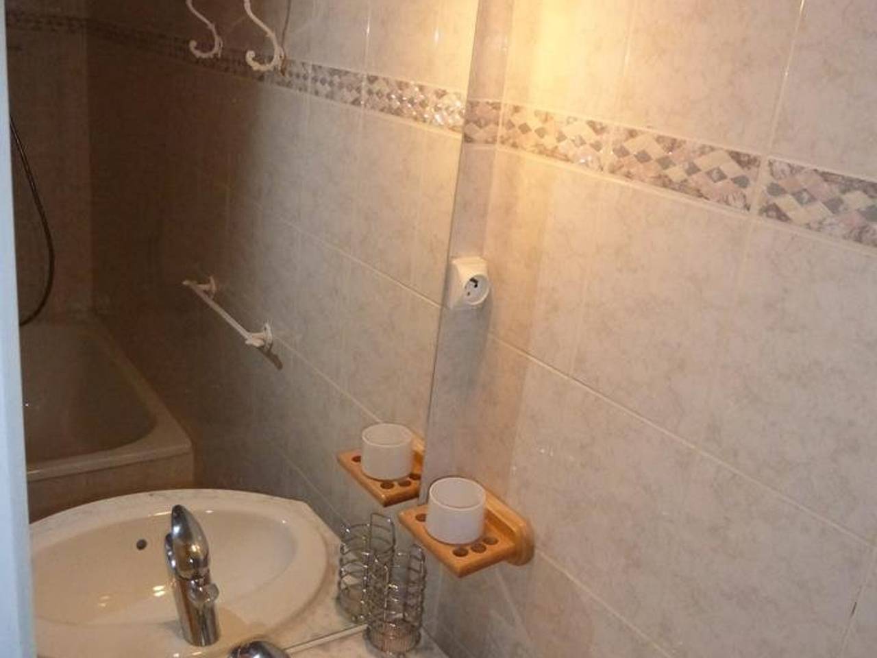 Studio entier, Studio confortable au Sauze, proche pistes, 4 couchages in Le Sauze, Enchastrayes