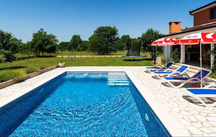 Holiday Home Domina in Dalmatinisches Zagora