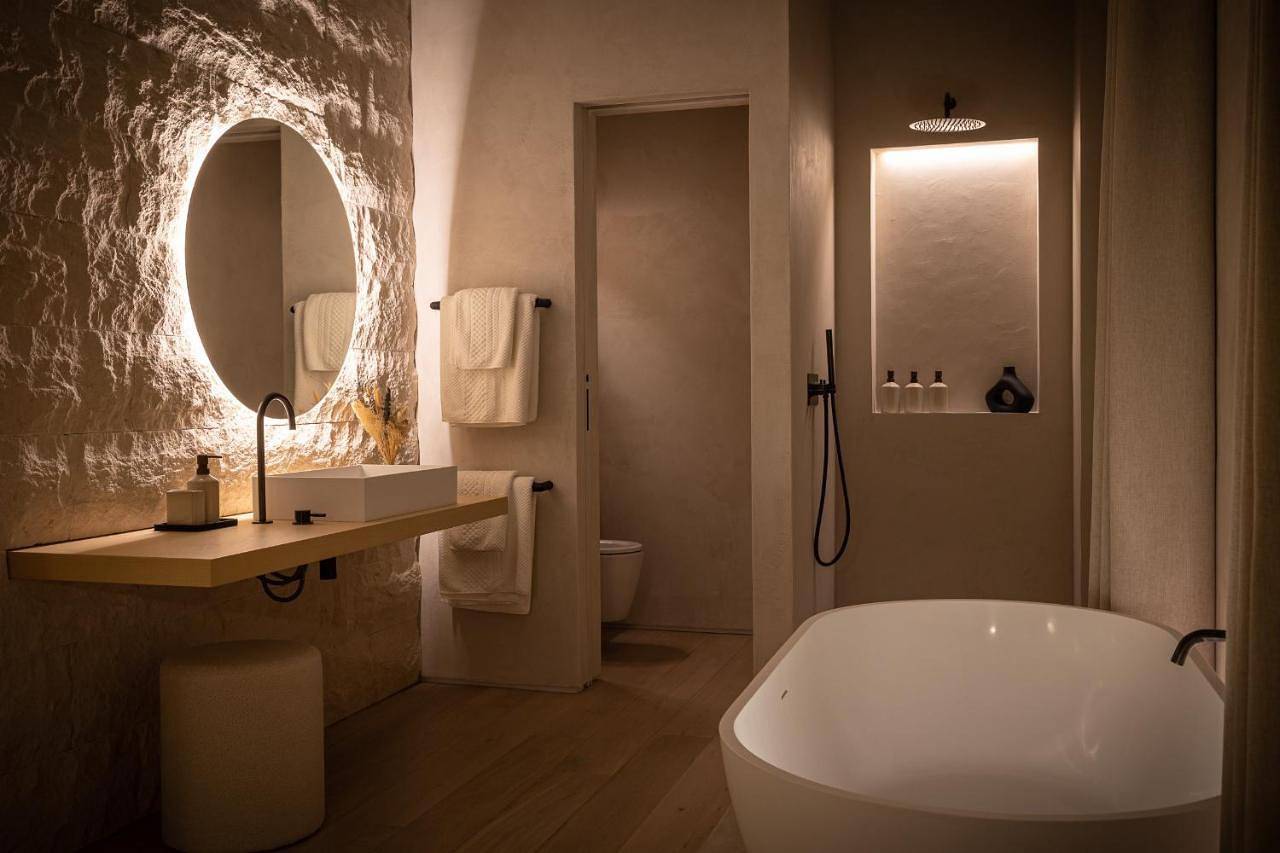 Vriskaig Luxury Guest Suite with Iconic Views in Highlands