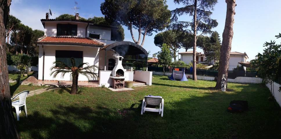 Casa vacanza per 10 persone, con Balcone e Giardino a Fondi