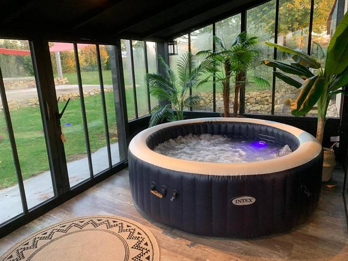 Location de vacances pour 11 personnes, avec Jacuzzi et Terrasse ainsi que Jardin et Vue dans Remouillé