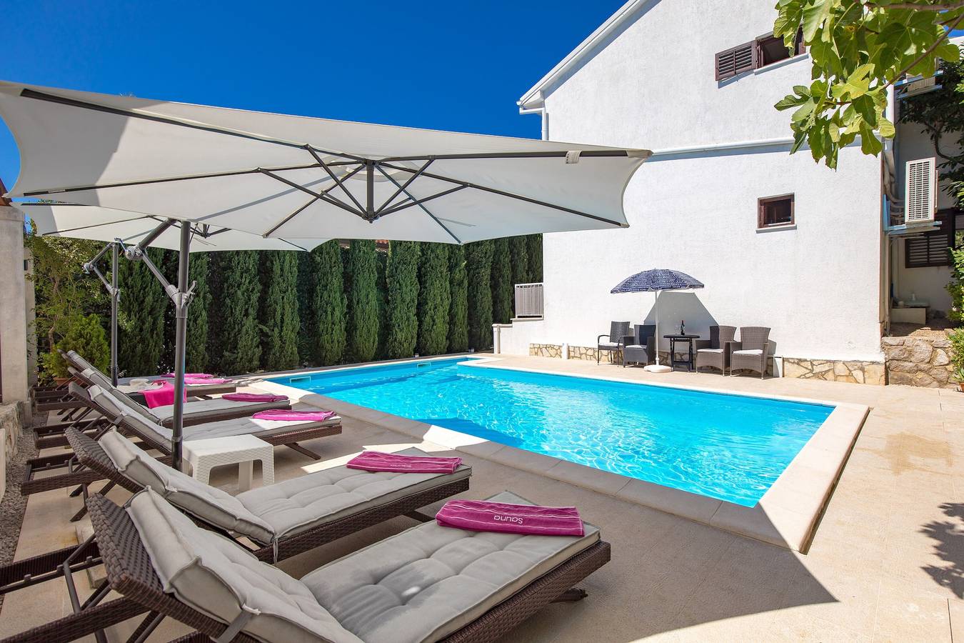 House Rose With Private Pool And Garden in Pinezici, Krk