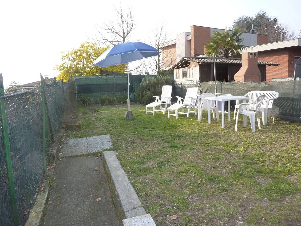 Hel studio-lejlighed, Studio for 2 personer med have in Laveno-Mombello, Lago Maggiore i Lombardiet