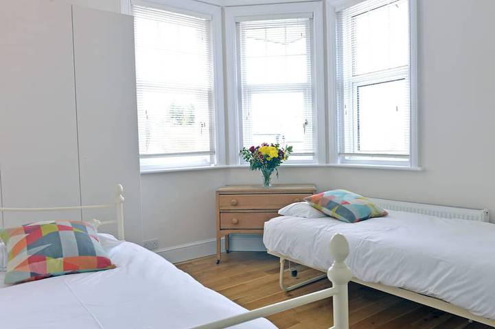 Apartamento entero, Sea Dreams - apartamento familiar con balcón y vistas al mar in Eastbourne, Sussex Oriental