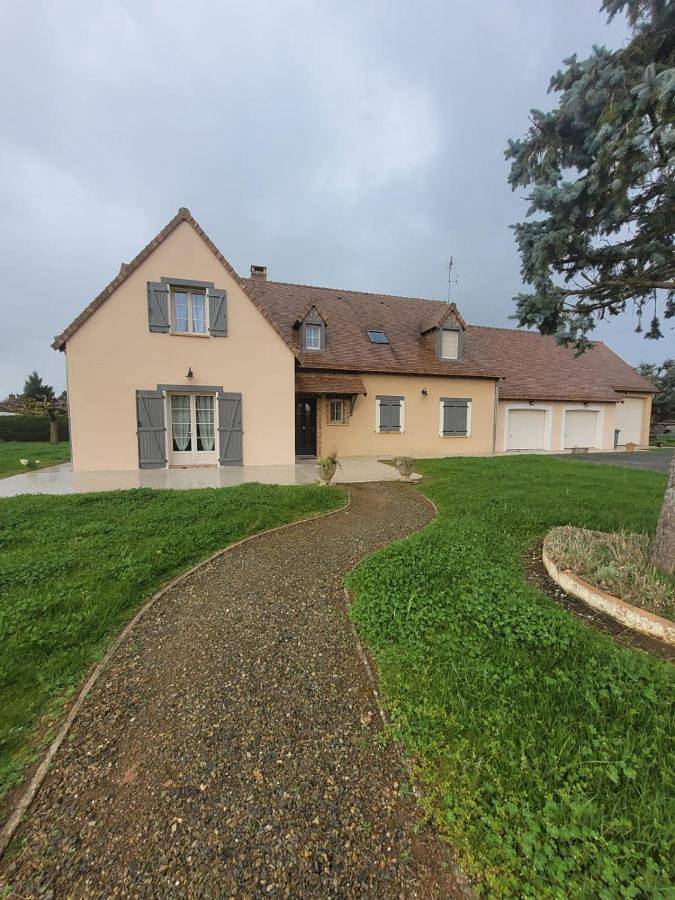 Cottage pour 2 personnes, avec terrasse et jardin dans Le Luart