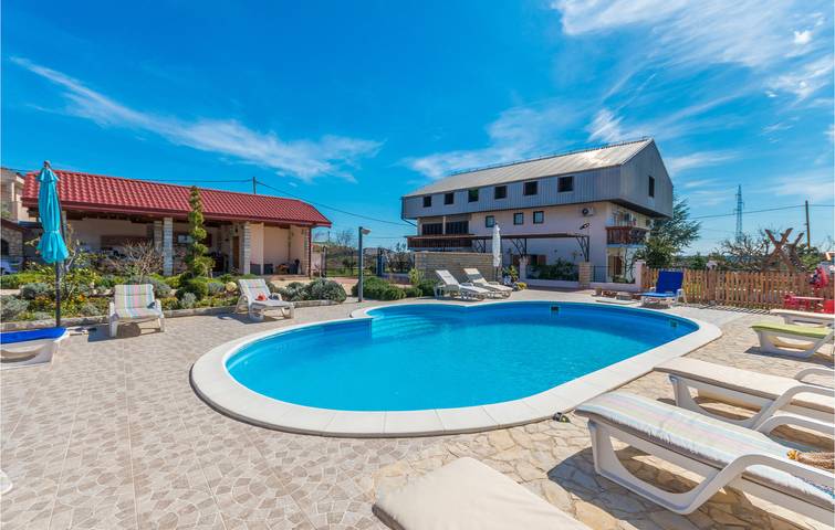 Vakantiehuis voor 16 personen, met terras - 1
