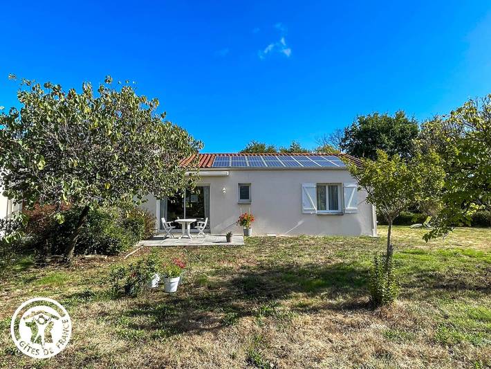 Gîte pour 4 personnes, avec Terrasse et Jardin à Beaulieu-sous-la-Roche