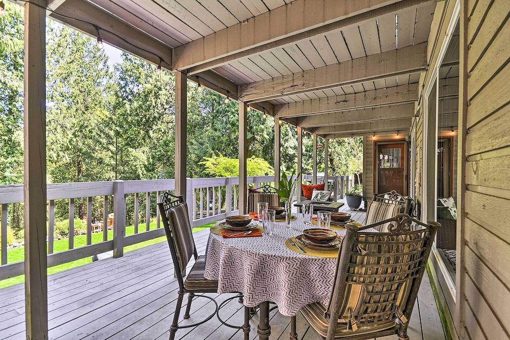 ‘The Owl’s Nest’ w/ Hot Tub & Forest Views! in Portland, Multnomah County