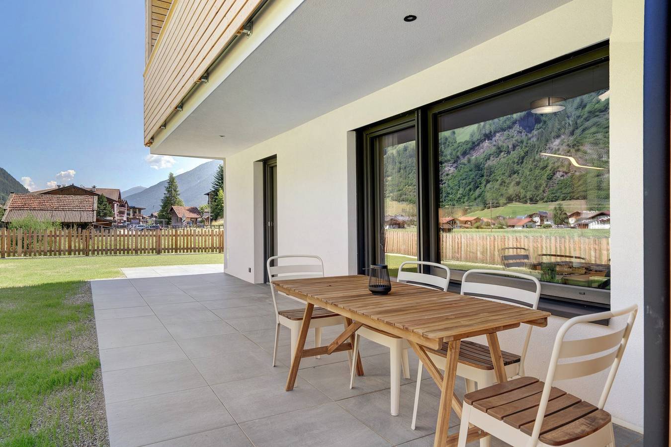 Ganze Wohnung, Sleep in Stubaital: Fewo 'Stackler54 - Mit Garten' mit Bergblick, privater Terrasse und Wlan in Stubaier Alpen, Neustift im Stubaital
