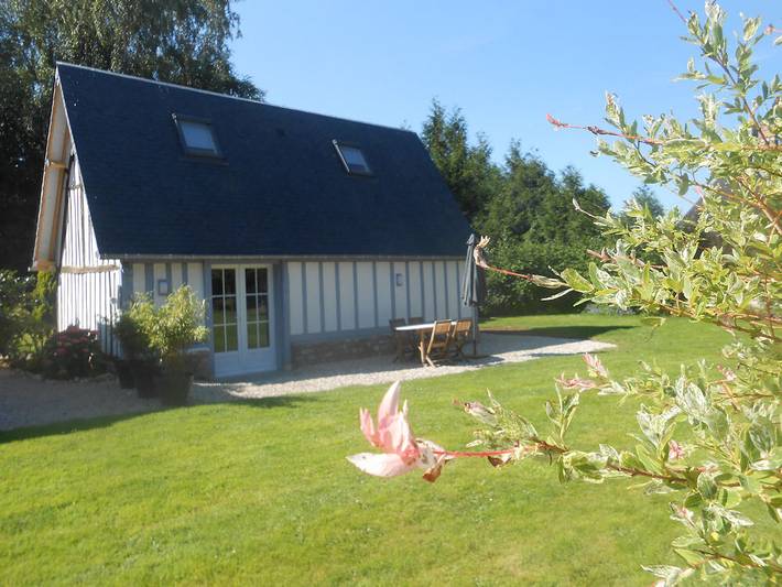 Gîte pour 4 personnes, avec terrasse ainsi que jardin et piscine dans l' Eure - 2