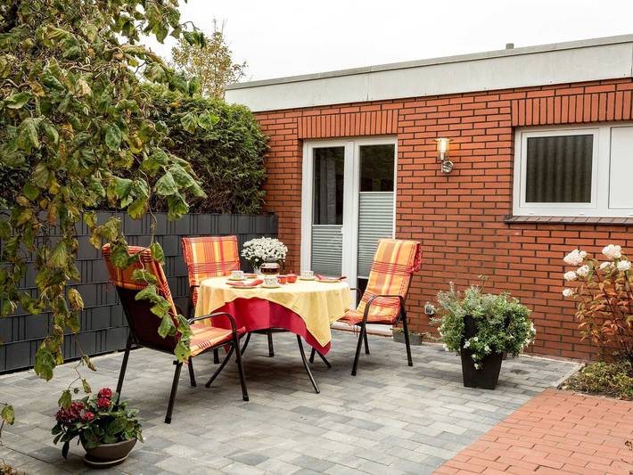 Ferienwohnung für 3 Personen, mit Terrasse und Garten in Leer - 2