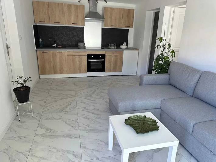 Appartement entier, Appartement accueillant près de Paris, 45 m², terrasse in Tremblay-en-France, Seine-Saint-Denis