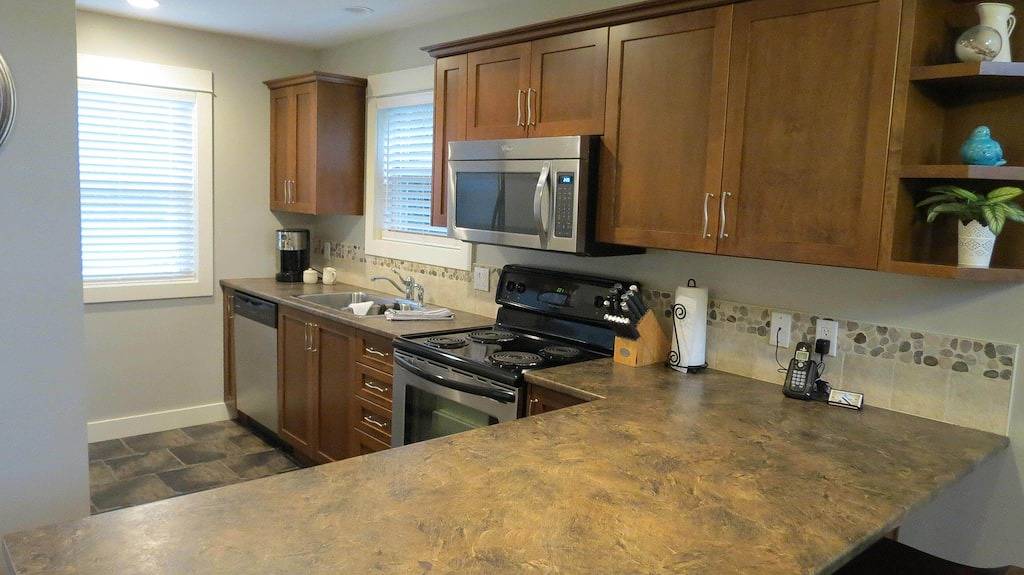 Starfish Cottage - Oceanside Village Resort in Parksville, Regional District of Nanaimo