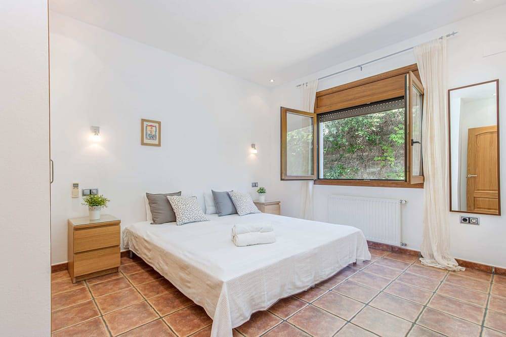 V024 - Villa Colina in Palau Sabardera, Alt Empordà