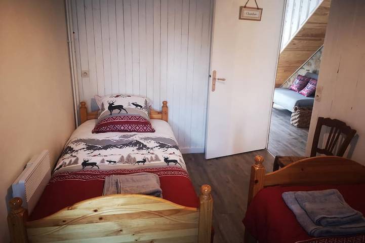 Gîte pour 8 personnes, avec Jacuzzi et Terrasse ainsi que Jardin et Piscine à La Chapelle-Geneste - 3