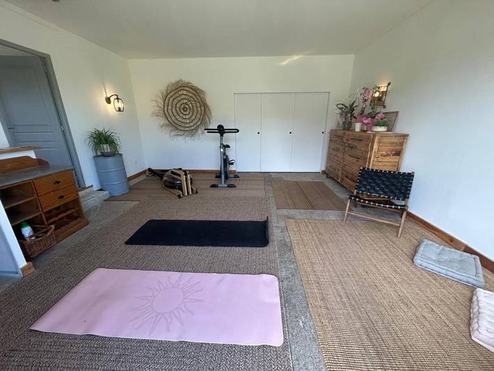 Location de vacances pour 10 personnes, avec vue ainsi que jardin et piscine, animaux acceptés à Lurs - 3