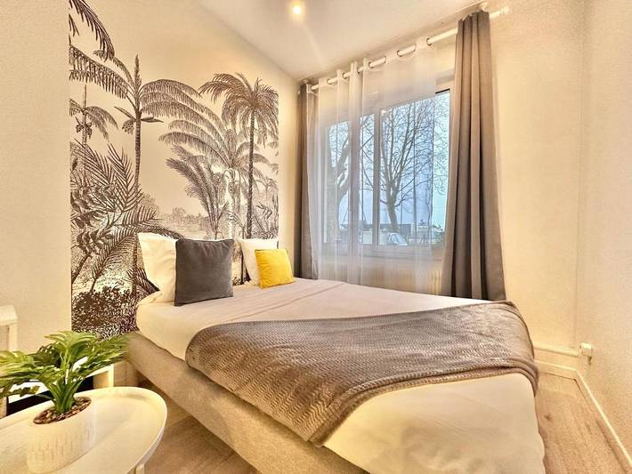 Gîte pour 4 personnes, avec Balcon ainsi que Terrasse et Vue à Mons-en-Barœul