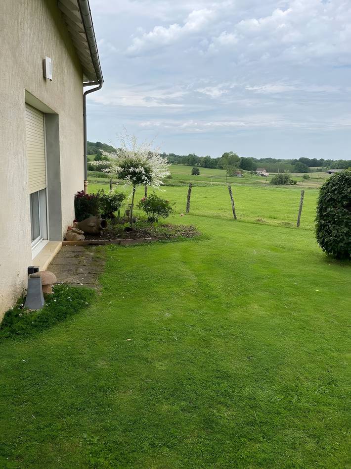 Location de vacances pour 4 personnes, avec balcon et jardin à Troche