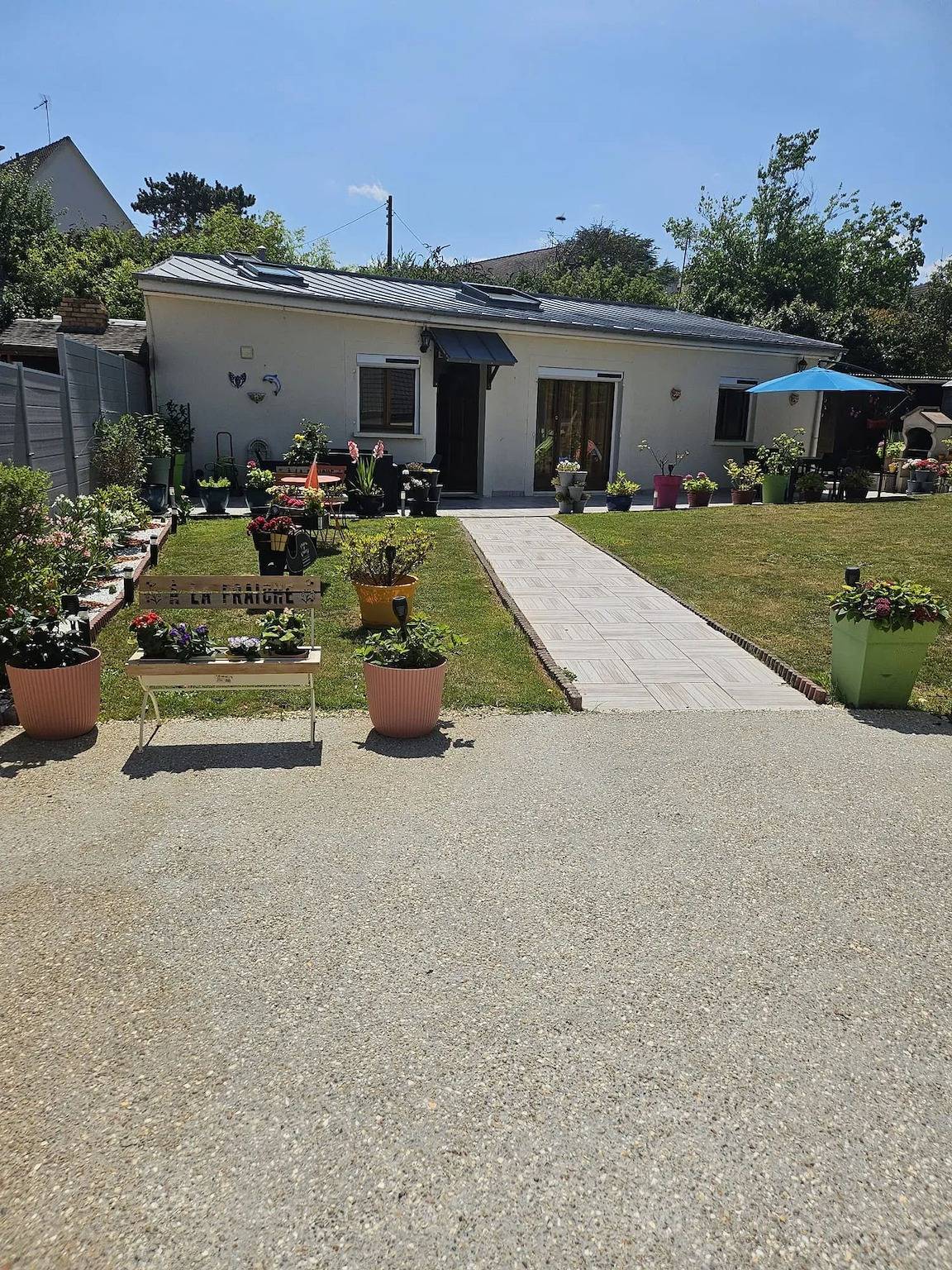 Casa cómoda en Ver-sur-Mer con jardín privado in Ver-sur-Mer, Côte de Nacre
