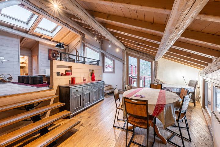 Appartement entier, Appartement "Le Galetas" avec vue sur les montagnes et Wi-Fi in Brides-les-Bains, Massif de la Vanoise