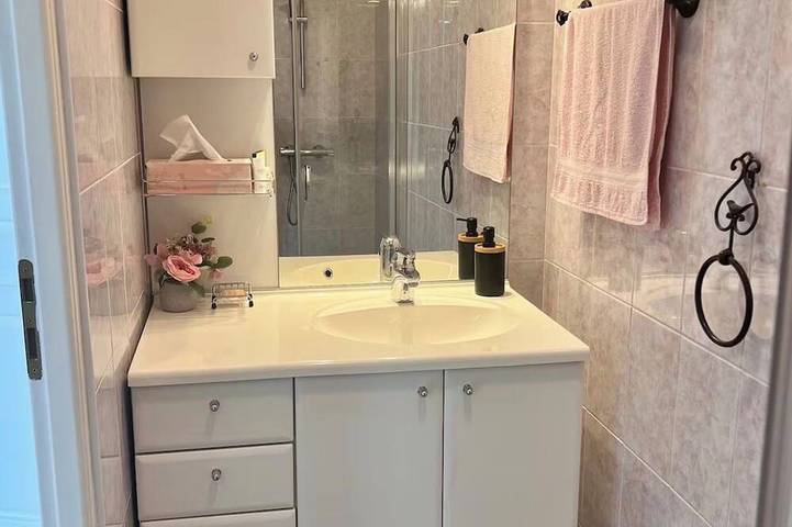 Bleuet Suite in Peyriac-de-Mer with a terrace, private parking, and air conditioning🦋 in Peyriac-de-Mer, Mittelmeerküste (Frankreich)