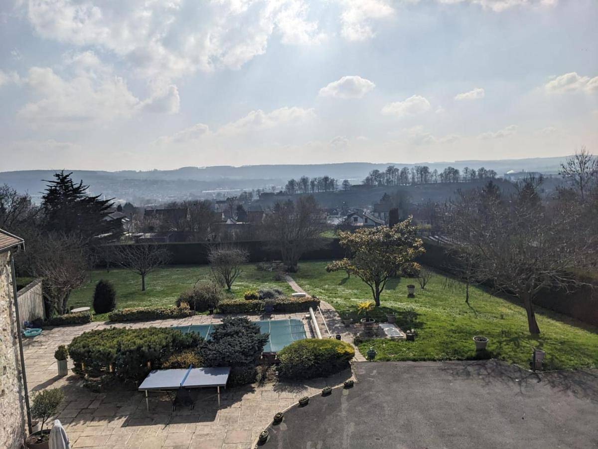 Four-Bedroom House in Château-Thierry, Aisne