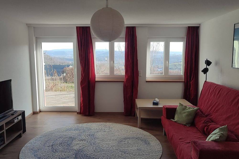 Ganze Wohnung, Gemütliche Ferienwohnung mit Carport und Wallbox für Sie und Ihr Haustier. in Weilheim, Südschwarzwald