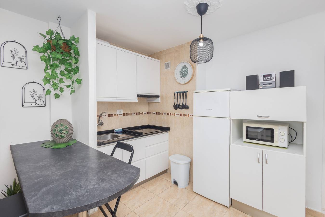 Apartamento entero, Floral Home - Large Private Terrace with Pool in Sonnenland, San Bartolomé de Tirajana