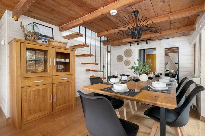 Spacious House | 5 Bedrooms, Garden, Terrace and Parking in Schirk, Karpaten (Polen)