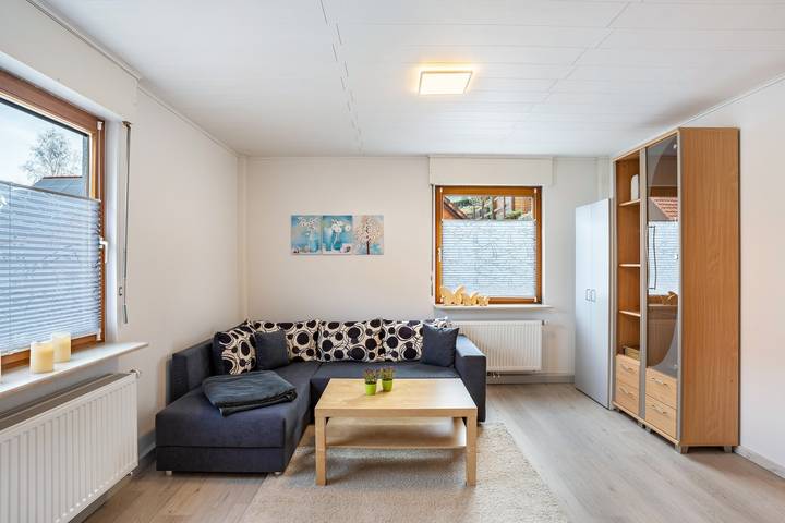 Geheel appartement, Vakantie Appartement "Brigitte" met Bergzicht & Wi-Fi in Forbach, Noordelijk Zwarte Woud
