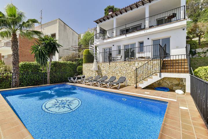 Chalet para 14 personas, con balcón - 1