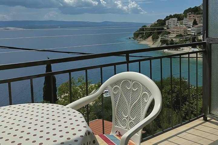 Ganze Wohnung, 1-Zimmer-Ferienwohnung mit Terrasse und Meerblick Mimice, Omis A-25938-a in Mimice, Omis-Riviera