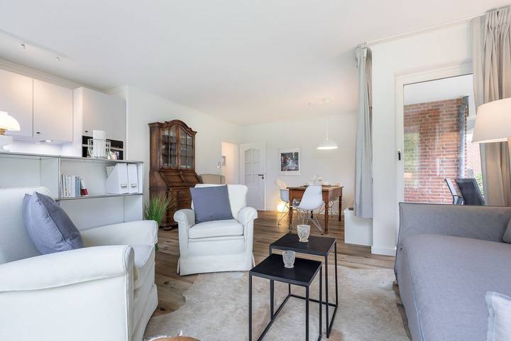Ganze Wohnung, Idyllische Lage, ebenerdig im Erdgeschoss mit Terrasse und Garten in Wenningstedt, Sylt
